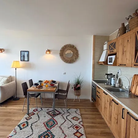 G404 - - Beachfront Apartament *