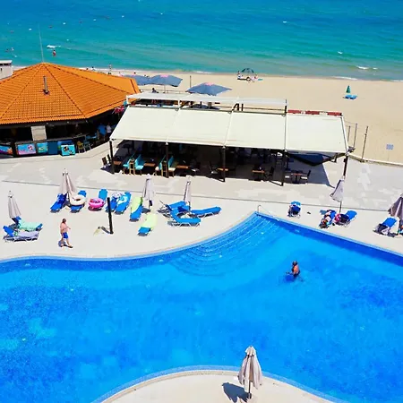 G404 - - Beachfront